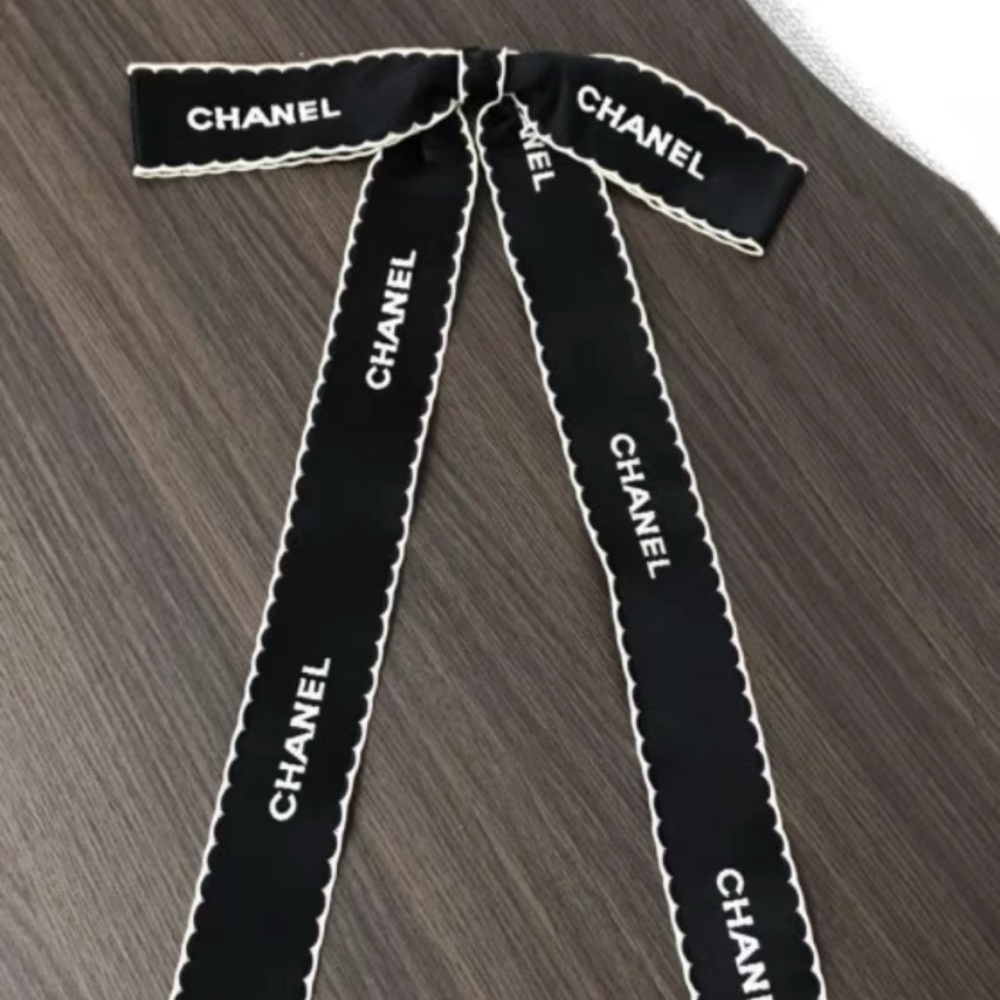 Chanel vintage brooch